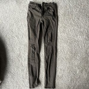 Mudd distressed skinny jeans